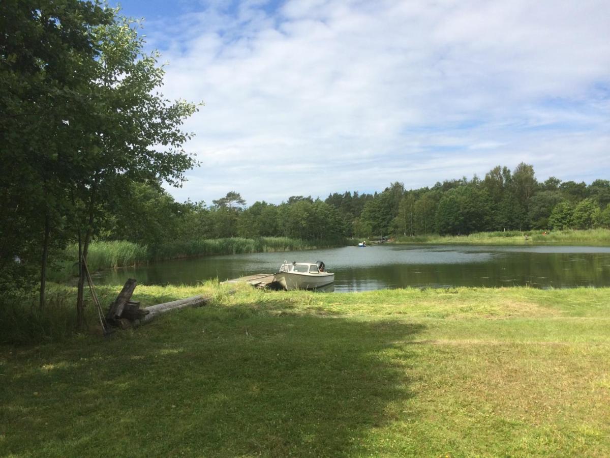 Semesterhus I Stockholms Skaergard, Runmaroe Vaermdoe Namdo Buitenkant foto